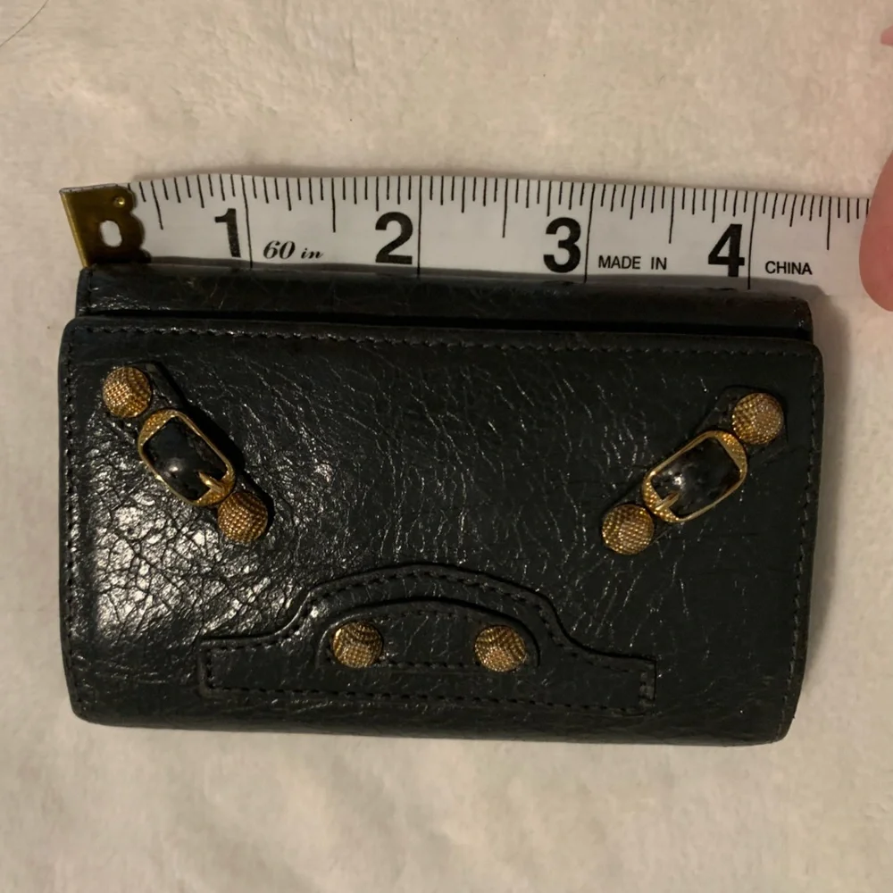 Balenciaga distressed leather key holder, amazing hardware! 100% AUTHENTIC - Picture 11 of 13